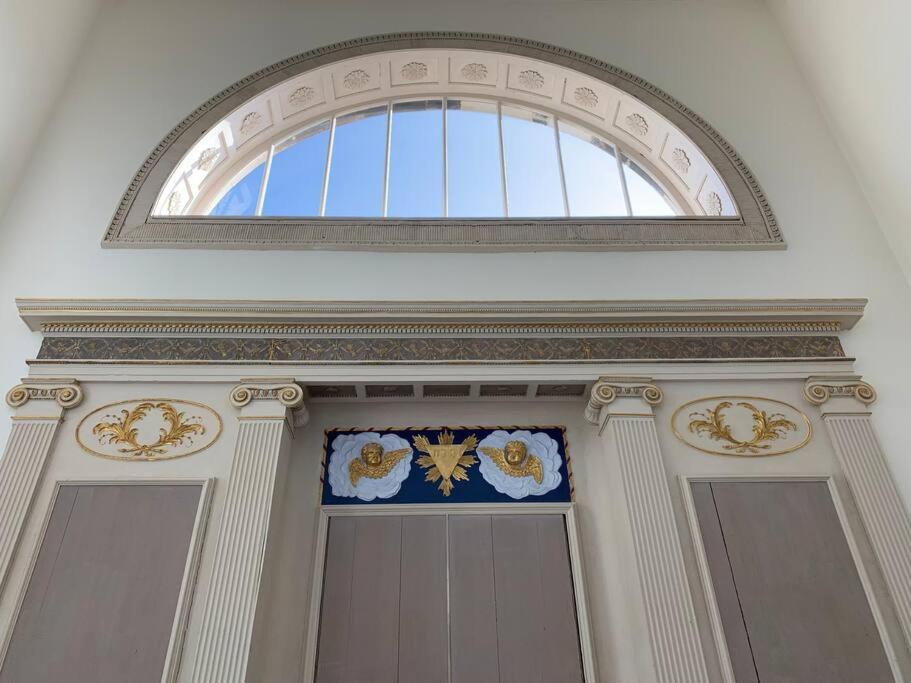 Style & Opulence In Georgian Chapel W Parking Apartman Bath Kültér fotó