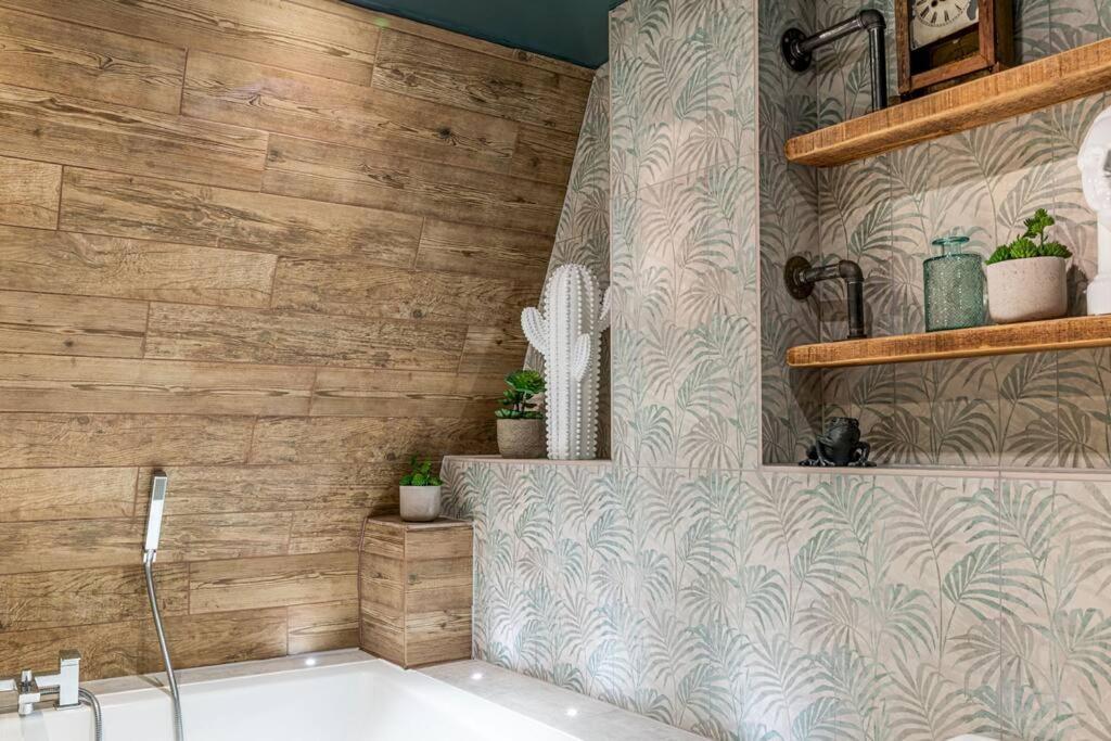 Style & Opulence In Georgian Chapel W Parking Apartman Bath Kültér fotó